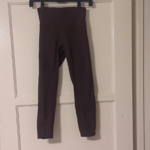ALO Yoga Leggings in Plum Size XS